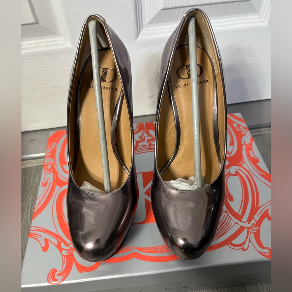Kelsi Dagger Shiny Silver Heels